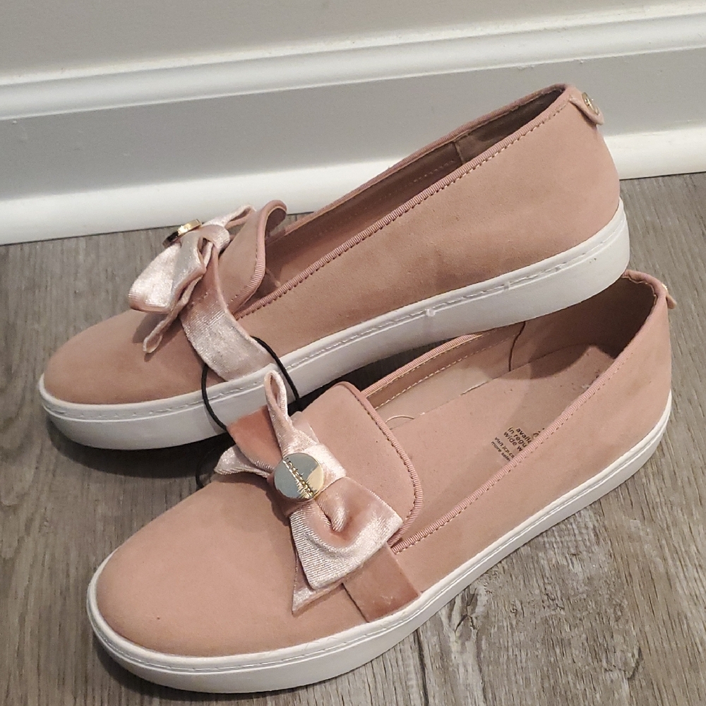 Liz Claiborne Blush Pink Bow Flats!